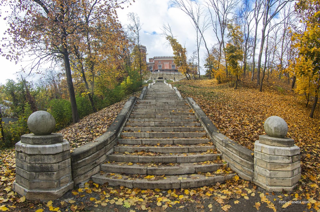 Дворец Ольденбургских — усадебный дом конца XIX века