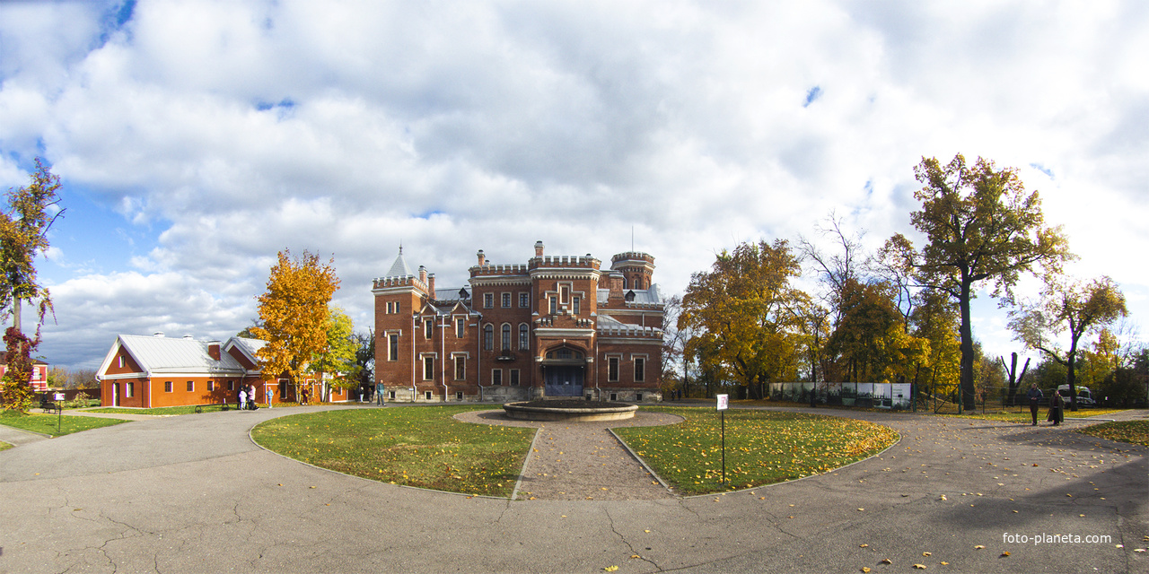 Дворец Ольденбургских — усадебный дом конца XIX века