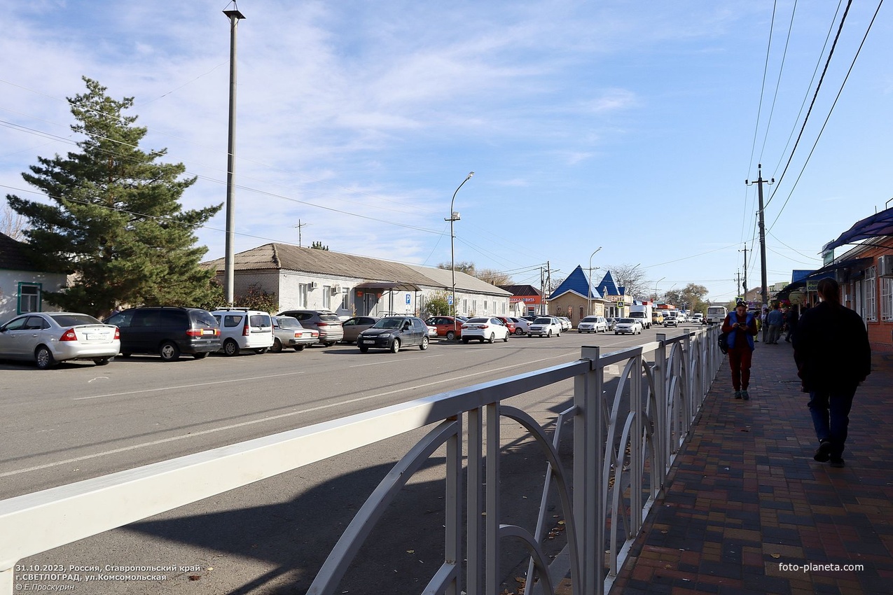 На ул.Комсомольской, вид в направлении пересечения с ул.Тургенева.