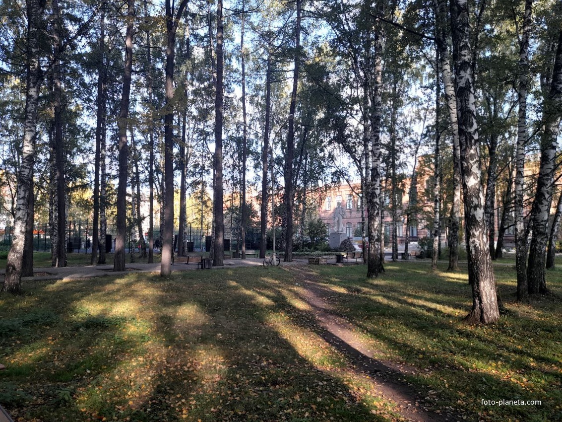 Сквер Нижне-Тагильского Горно-Металлургического комбината