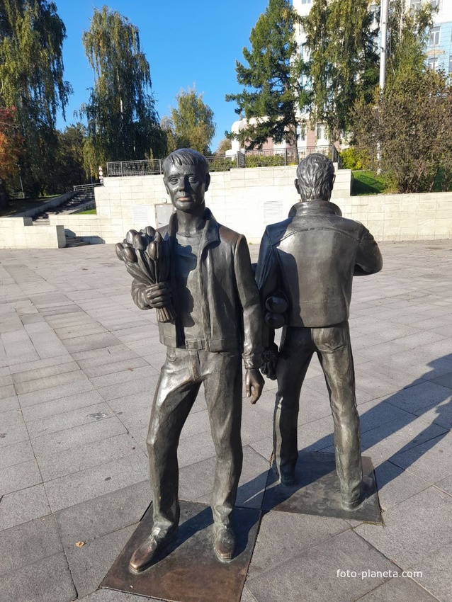 Скульптура &quot;Свидание&quot;