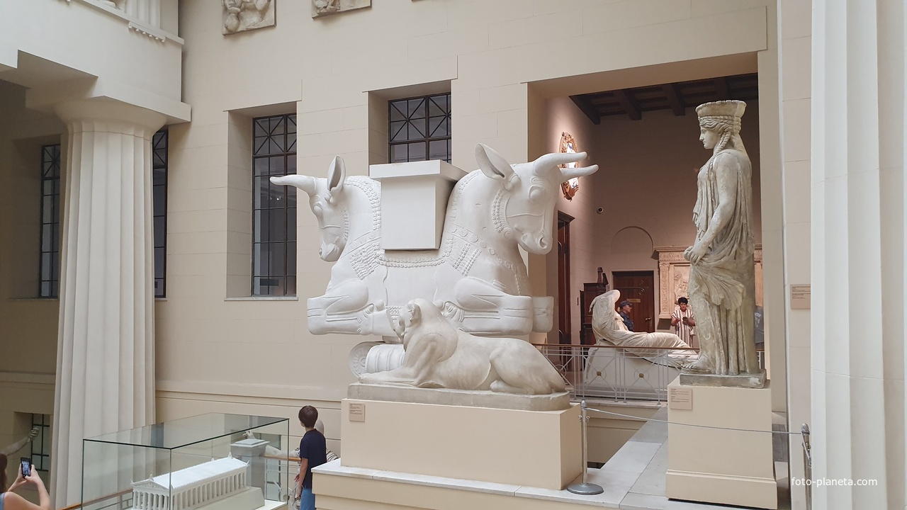 Греческий дворик