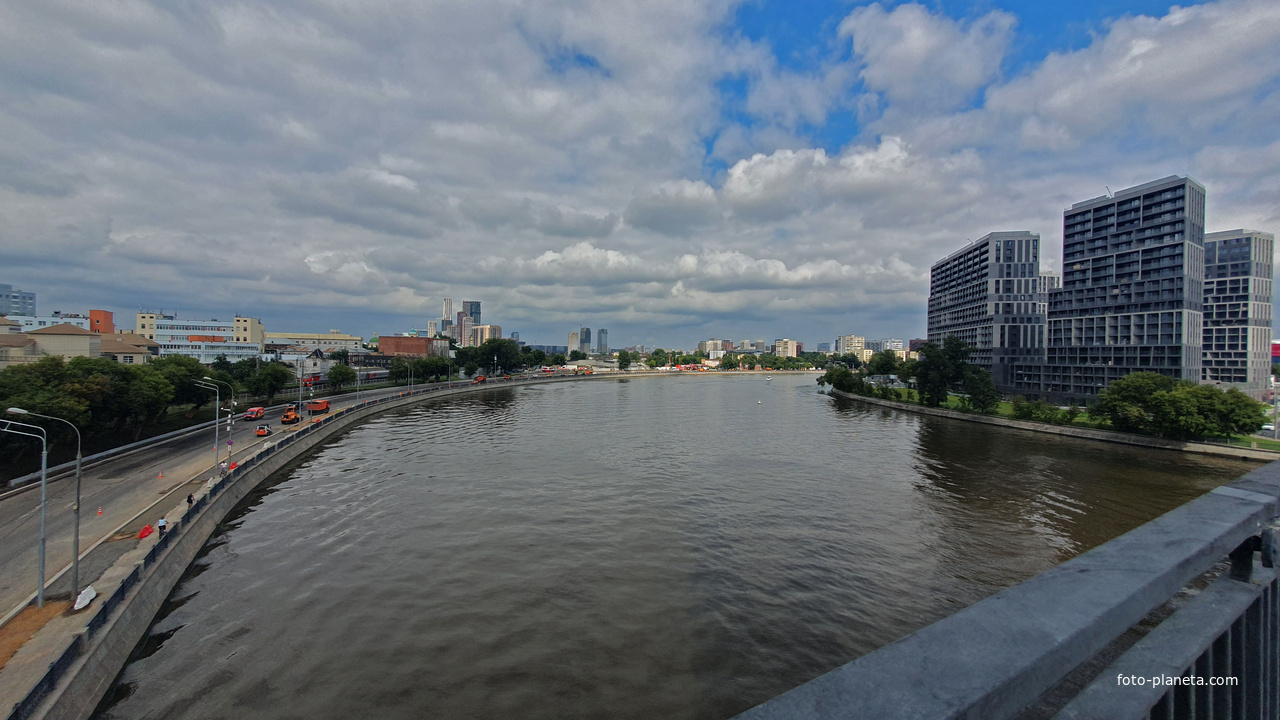 Река Москва, жилой комплекс Форст