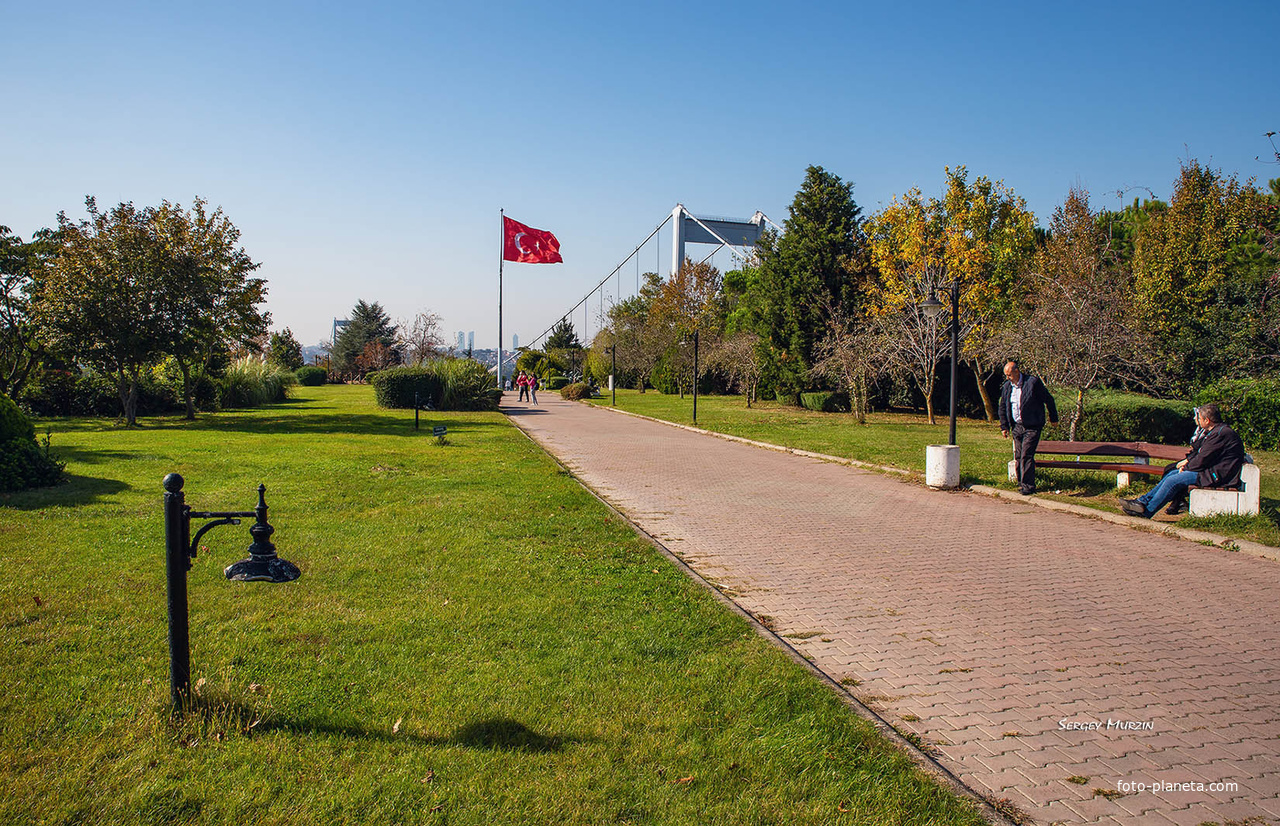 Стамбул.  Парк Отагтепе (Otagtepe Park) Красивый зеленый природный парк, расположенный в районе Бейкоз