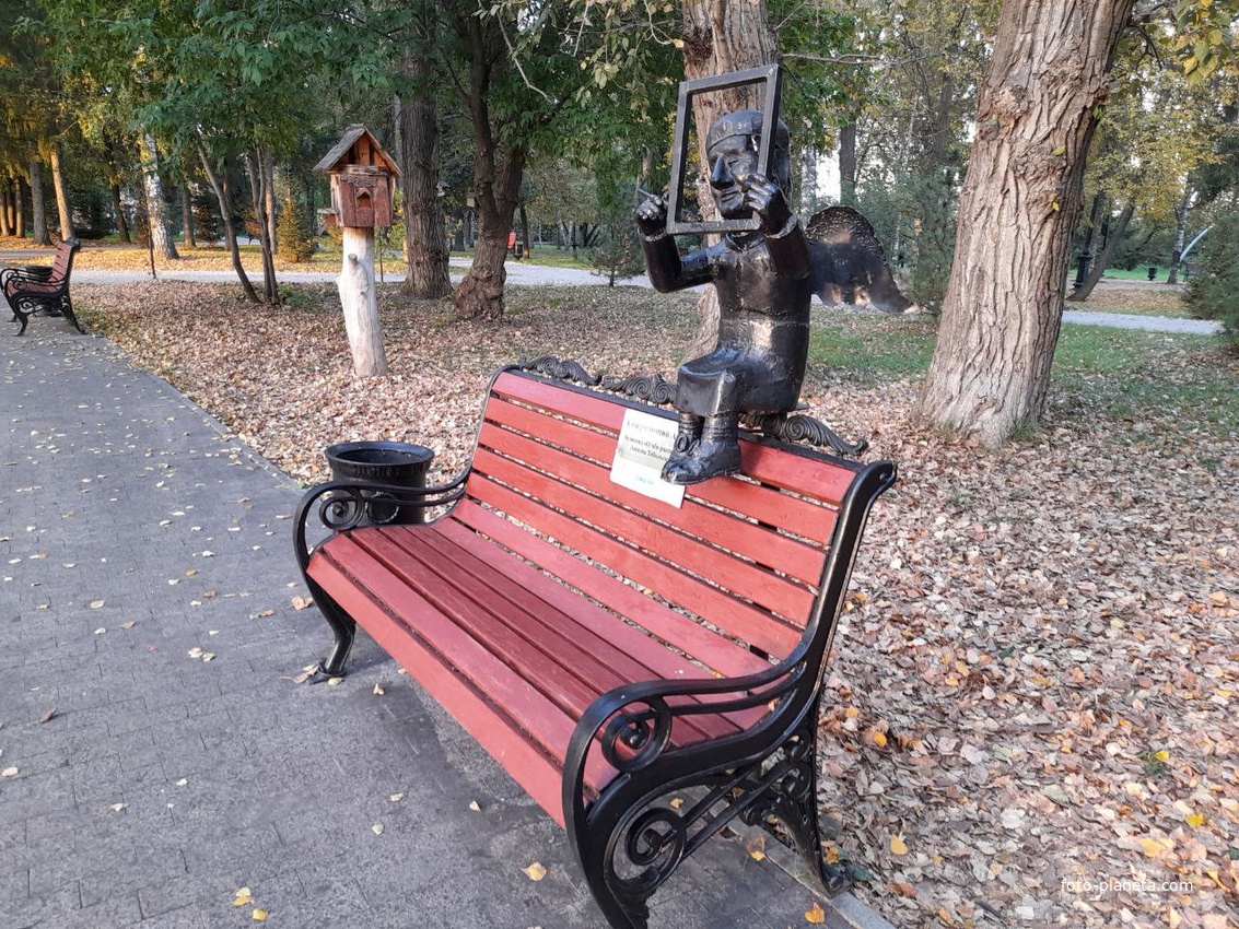 Скульптура "Созерцающий ангел"