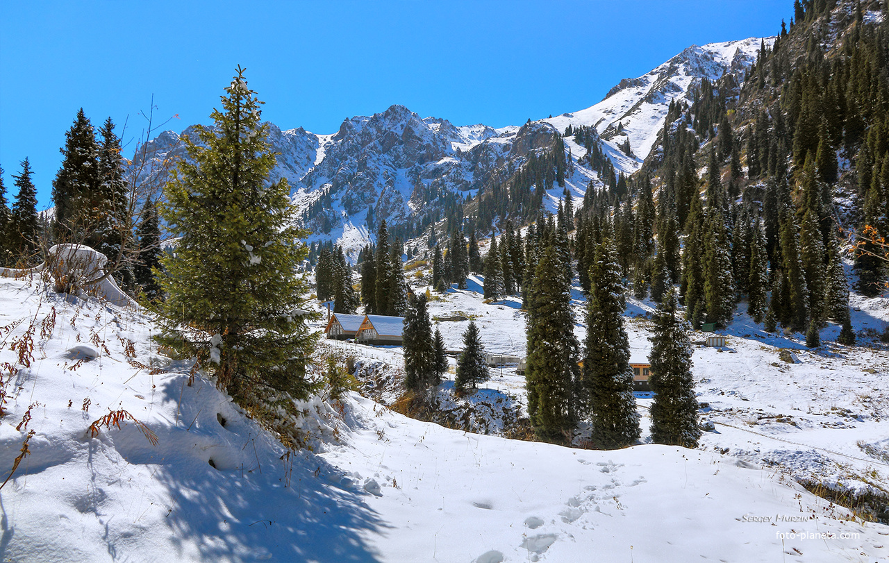 Алматы.  Иле-Алатауский национальный парк. Альплагерь Туюк-Су. ( Верховья Малого Алматинского ущелья )