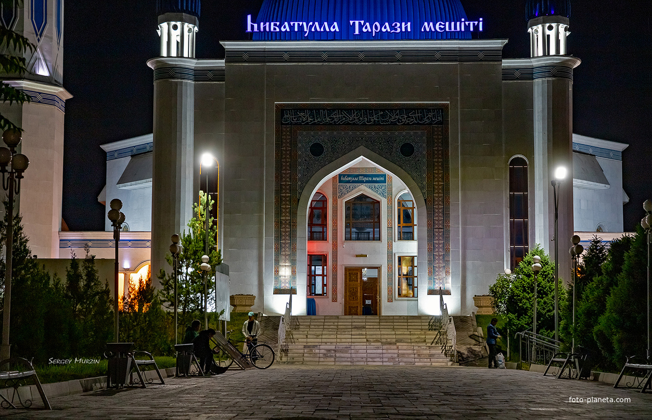 Тараз.  Мечеть Хибатулла Тарази.  ( центральная мечеть )