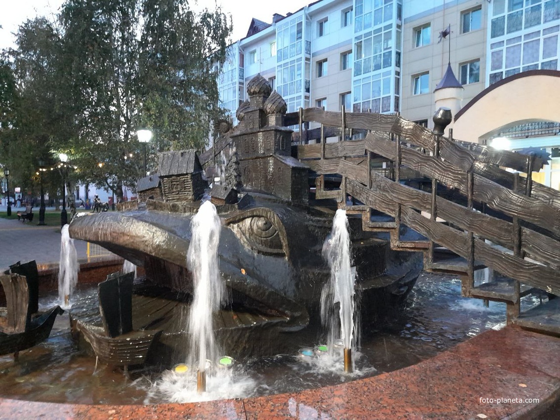 Фонтан "Рыба-кит"