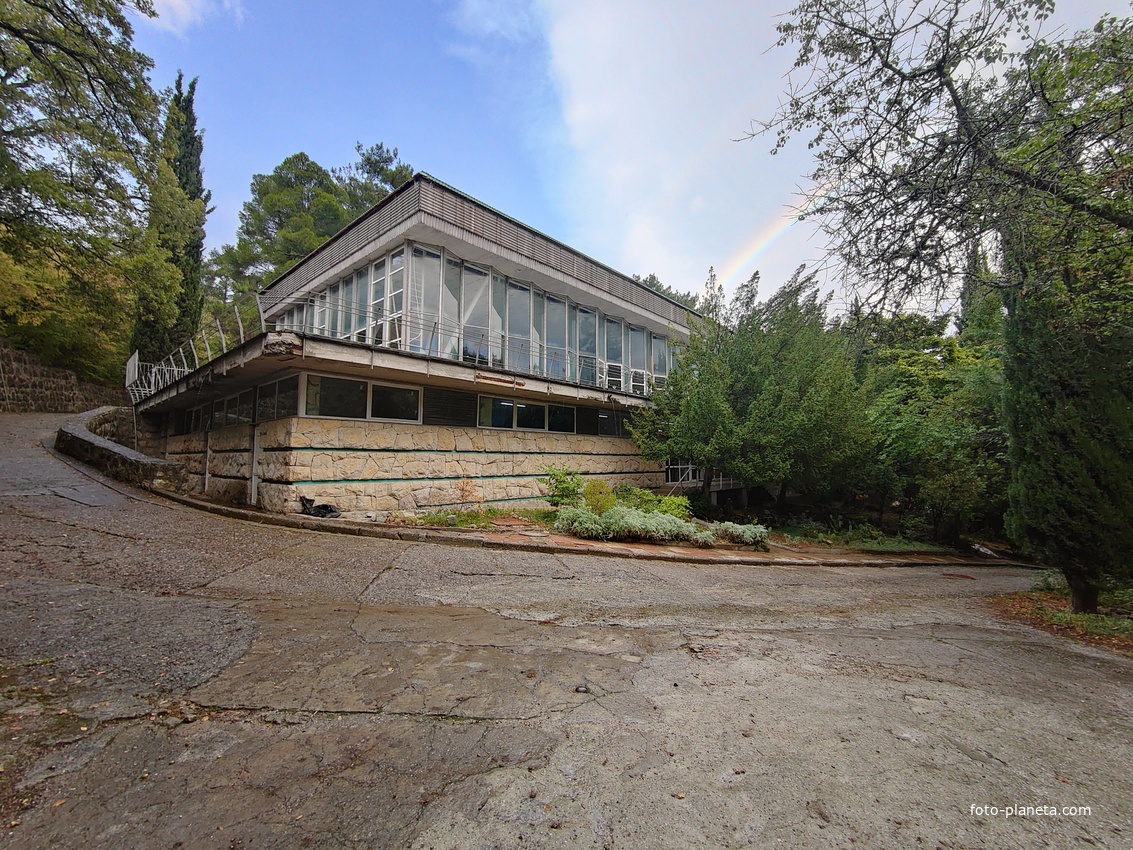 Санаторий "Горный" в п.г.т. Курпаты. Бассейн.