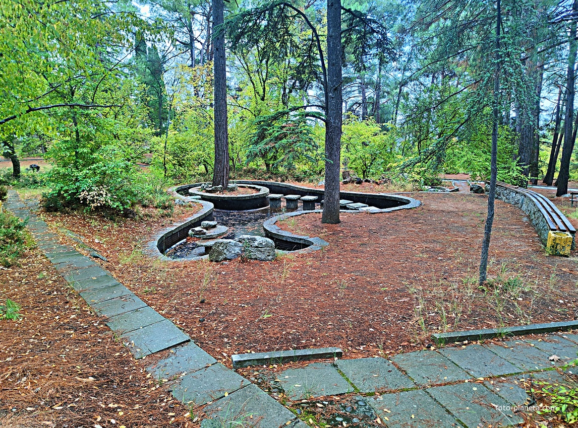 Парк санатория "Горный" в п.г.т. Курпаты.