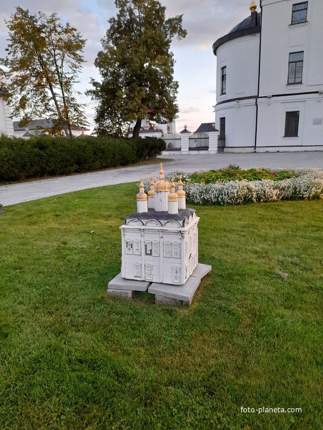 Миниатюрный собор
