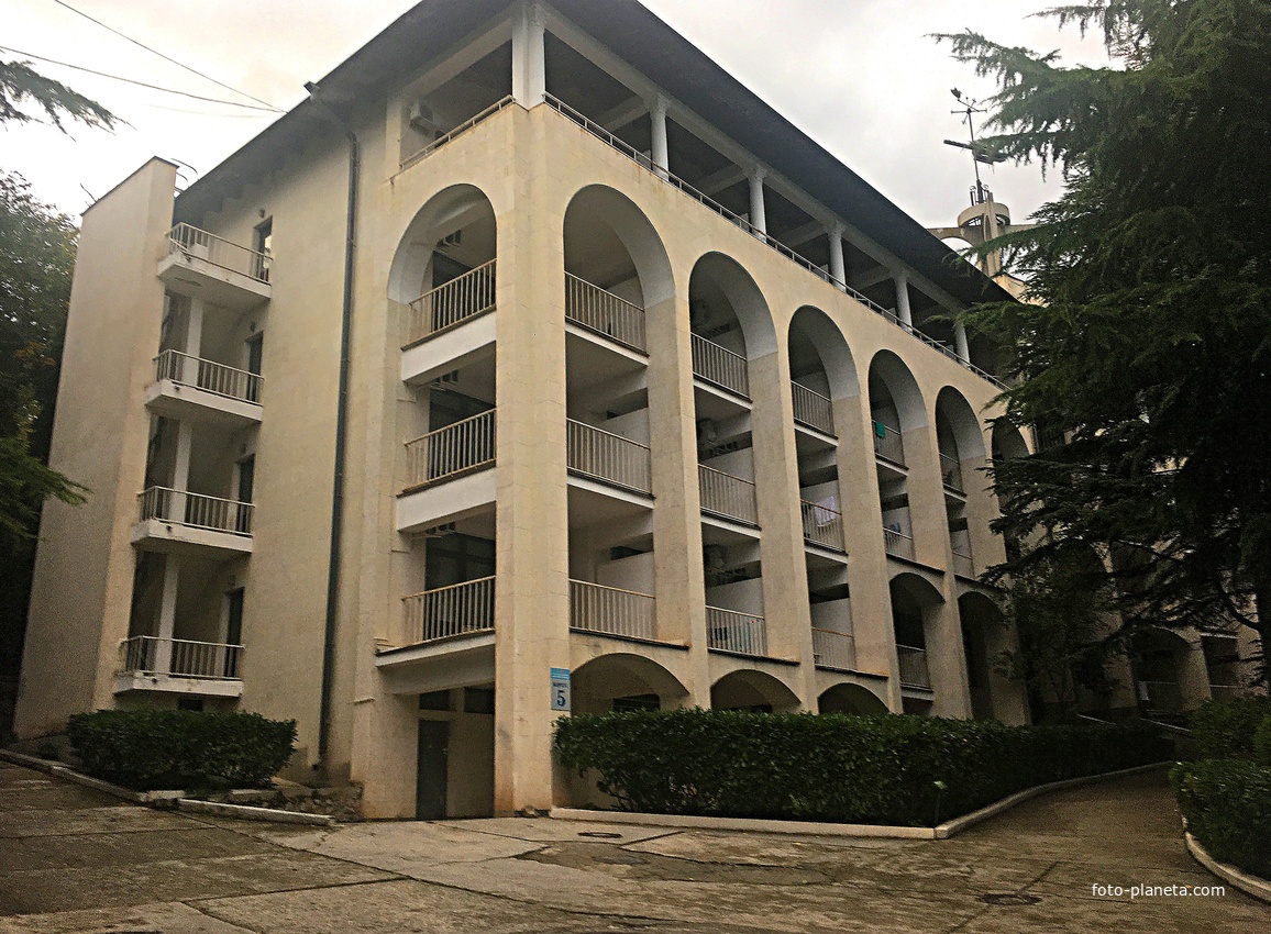 Санаторий "Горный" в п.г.т. Курпаты. 5-й корпус.