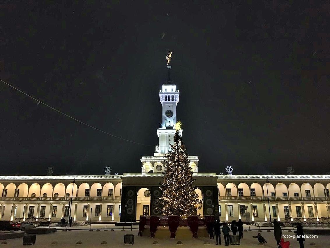Северный речной вокзал новогодний