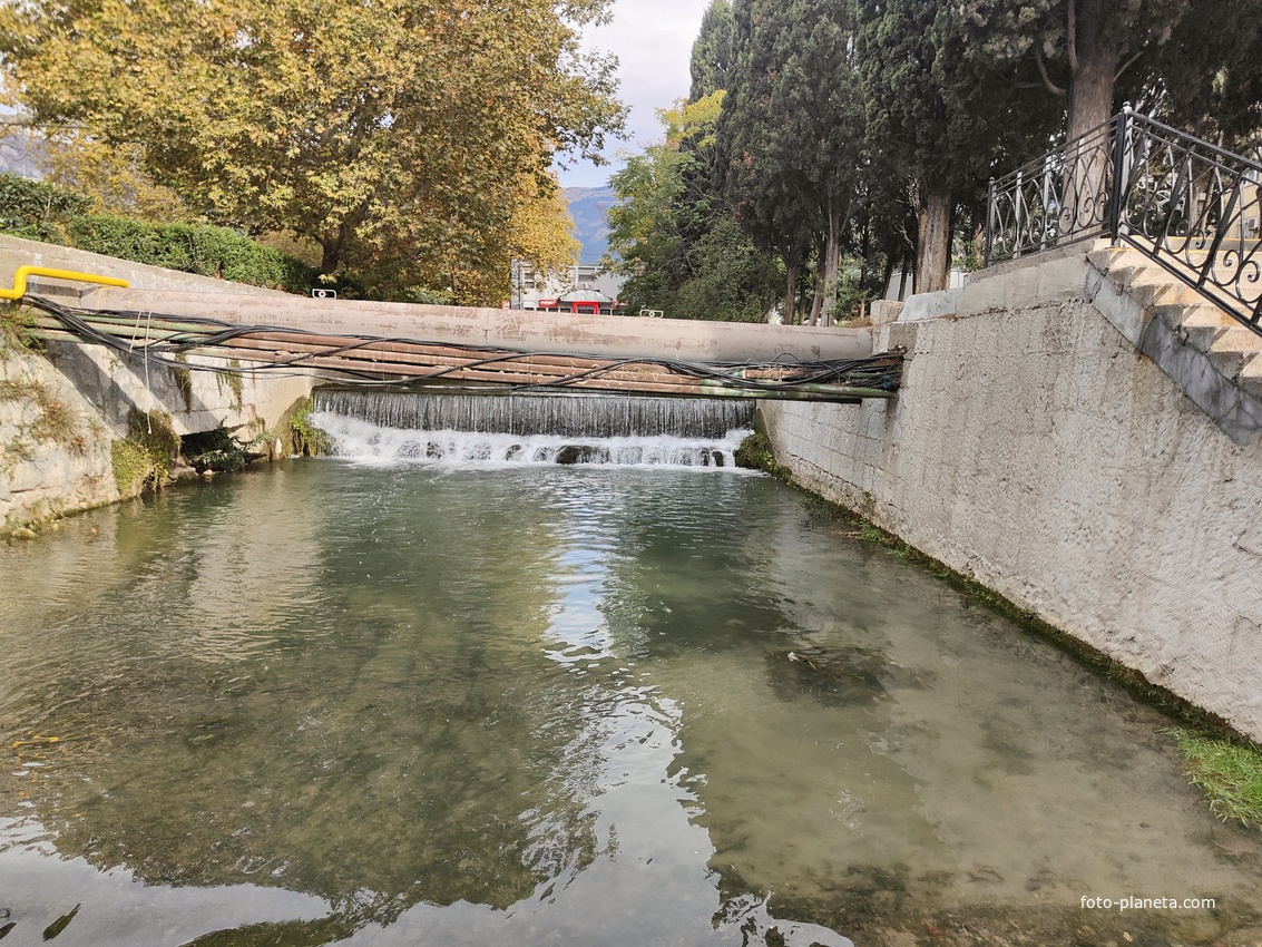 Река Водопадная.