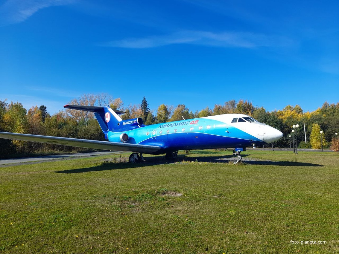 Самолёт Як-40