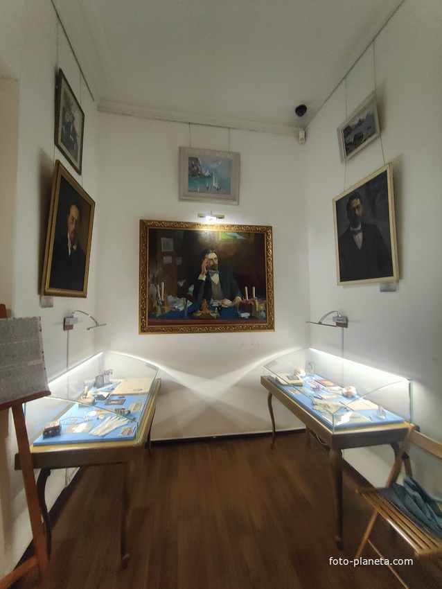 Экспозиции музея «Чехов и Крым» на даче «Омюр».