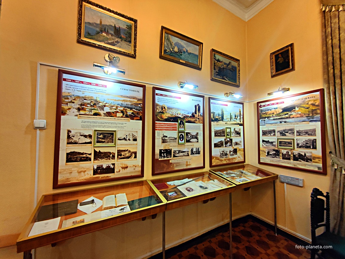 Экспозиции музея «Чехов и Крым» на даче «Омюр».