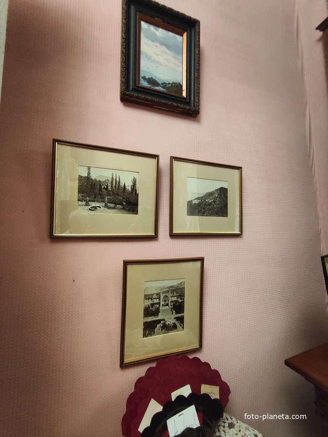 Экспозиции музея «Чехов и Крым» на даче «Омюр».