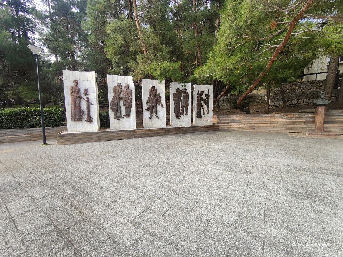 Сквер имени М. П. Чеховой.