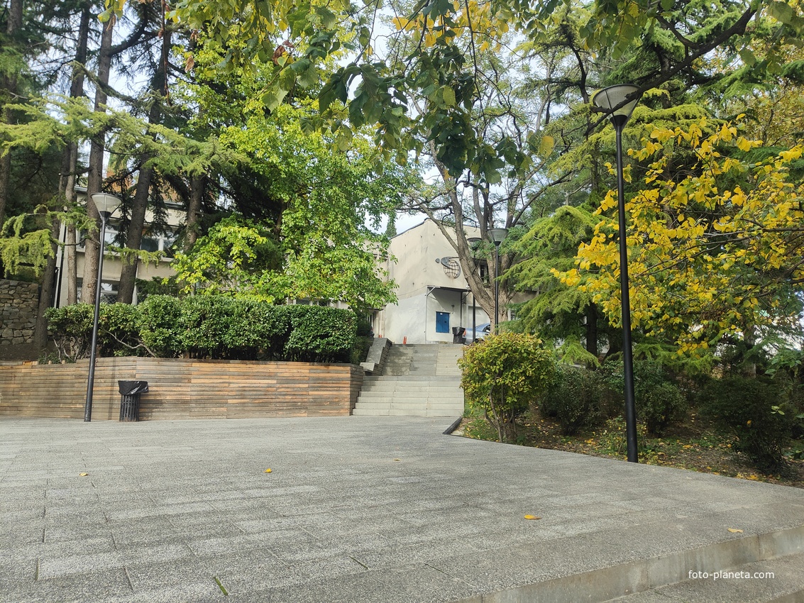 Сквер имени М. П. Чеховой.