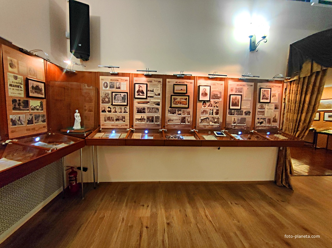 Дом-музей Антона Павловича Чехова «Белая дача». Постоянная экспозиция «Жизнь и творчество А.П. Чехова».