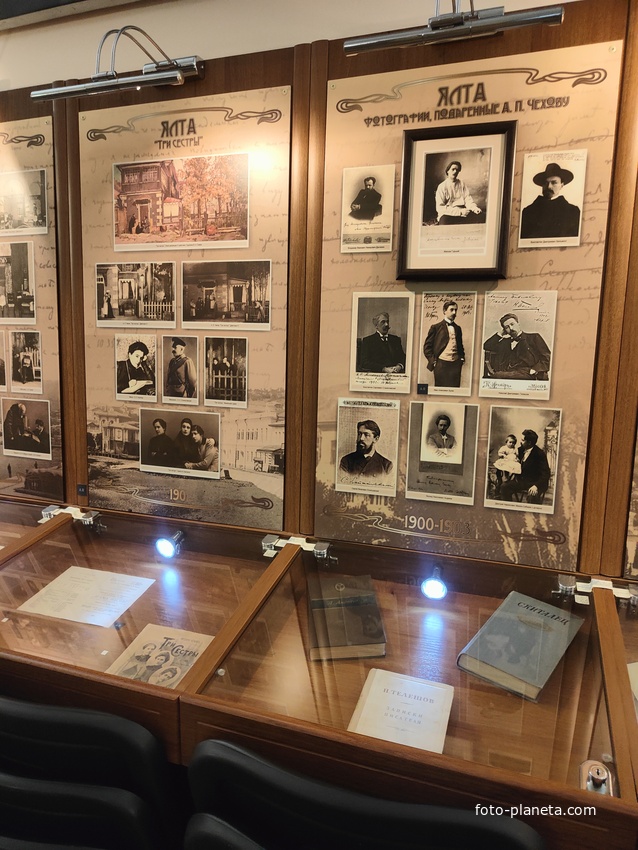 Дом-музей Антона Павловича Чехова «Белая дача». Постоянная экспозиция «Жизнь и творчество А.П. Чехова».