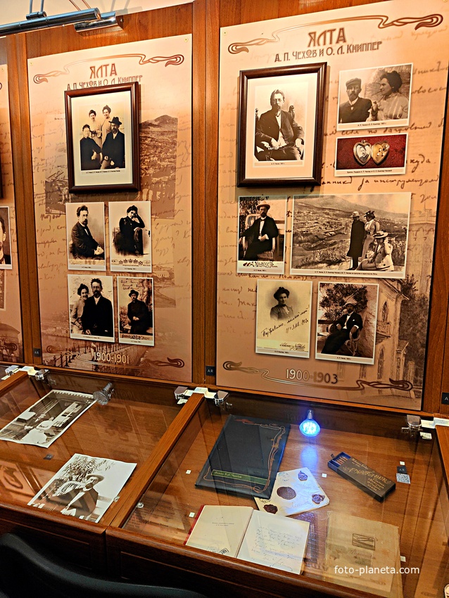 Дом-музей Антона Павловича Чехова «Белая дача». Постоянная экспозиция «Жизнь и творчество А.П. Чехова».