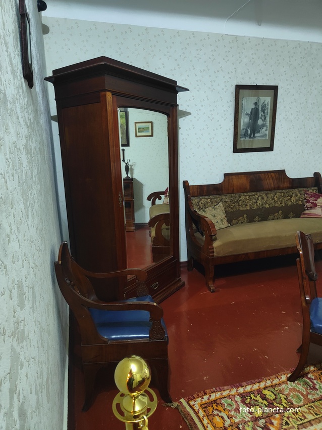 Дом-музей Антона Павловича Чехова «Белая дача». Комната для родственников.