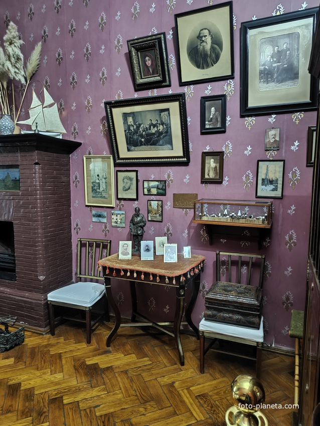 Дом-музей Антона Павловича Чехова «Белая дача». Кабинет Чехова.