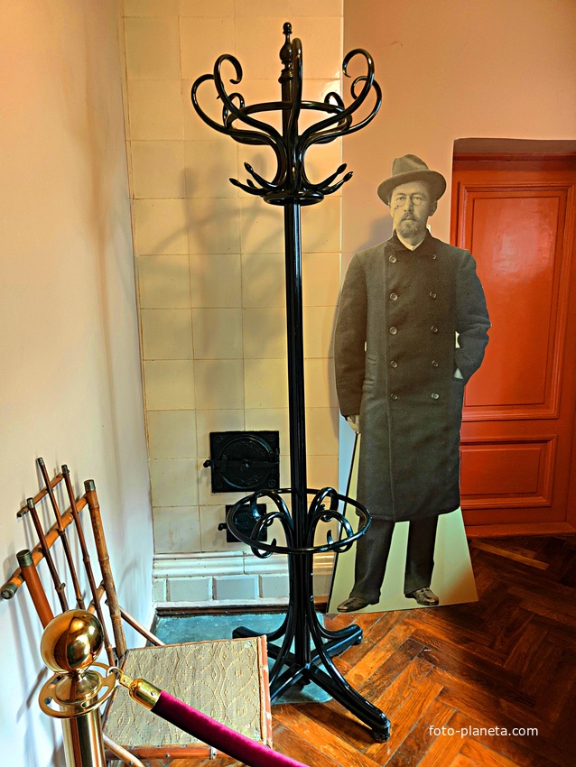 Дом-музей Антона Павловича Чехова «Белая дача». Прихожая.