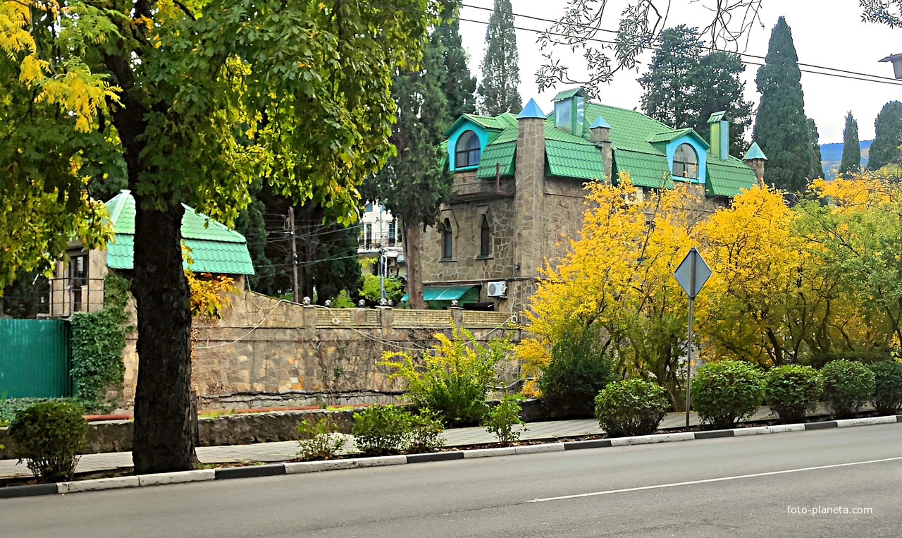 Улица Бирюкова, 4.