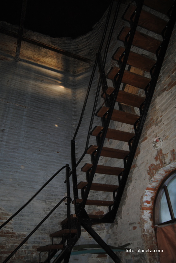 Лестница к водяной емкости.