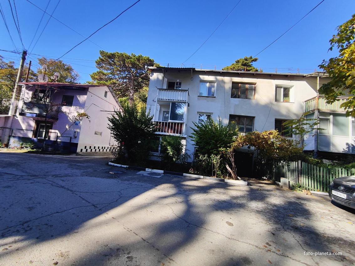 Улица Лесная в посёлке.