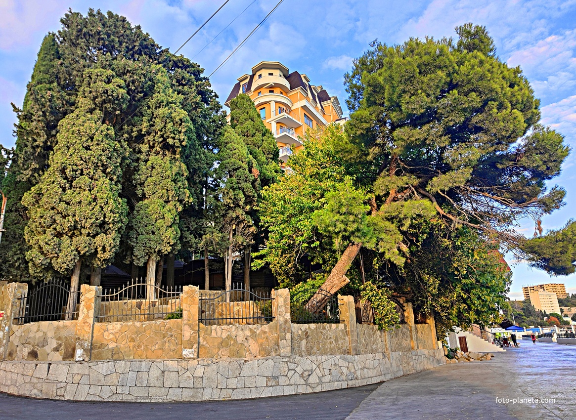 Комплекс апартаментов "Park Hall" в Мисхоре.