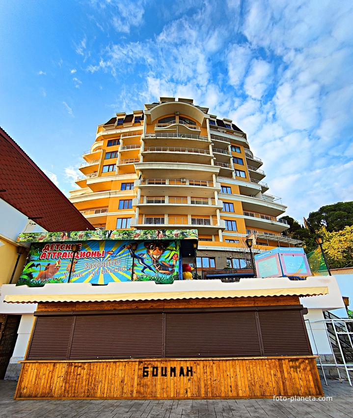 Комплекс апартаментов "Park Hall" в Мисхоре.