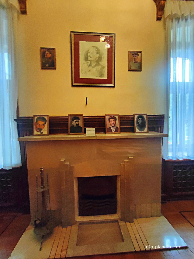 Бильярдная комната в Юсуповском дворце в Кореизе, где в 1945 г. проходила Ялтинская конференция.