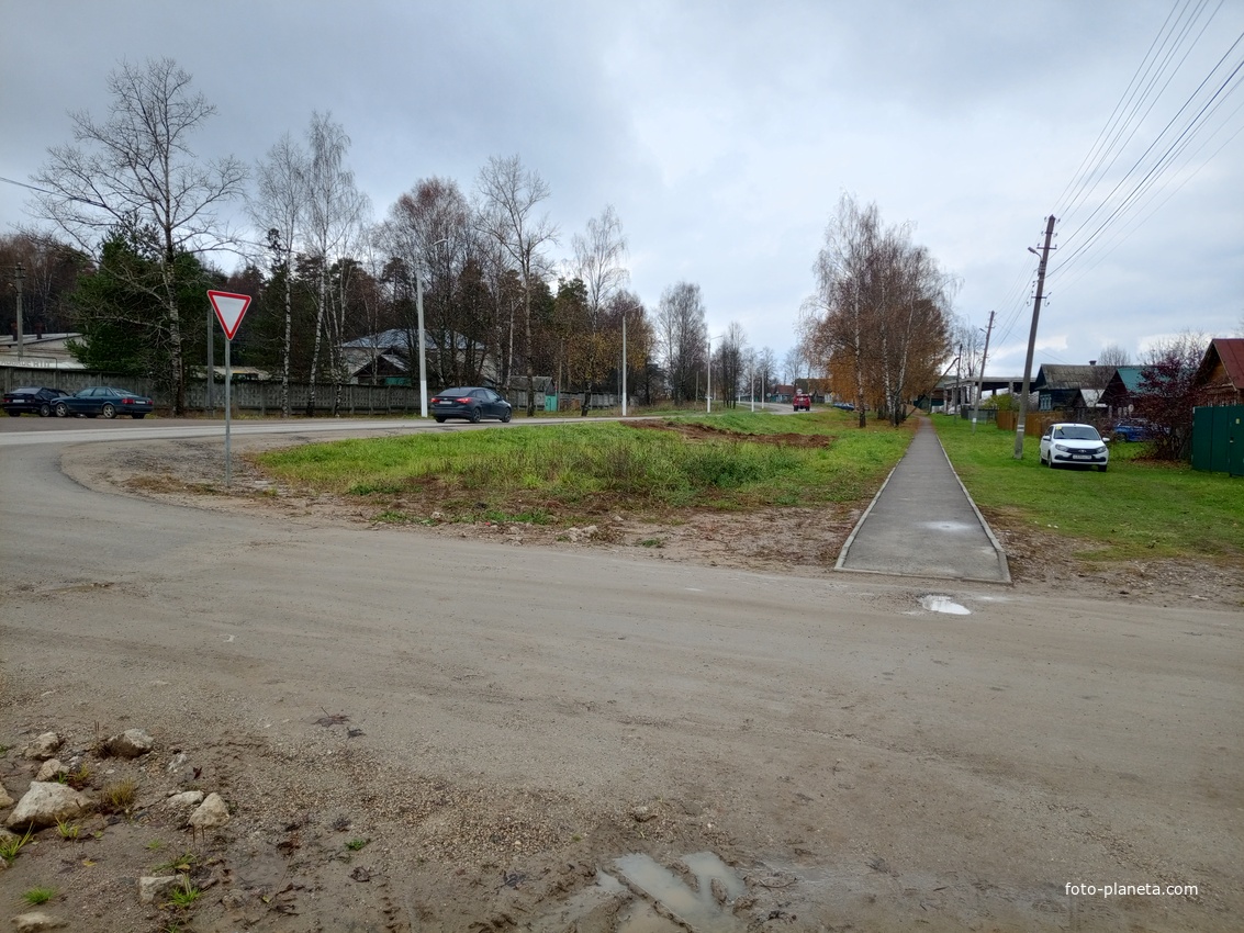Вид на ул. Комсомольская с переулка Комсомольский.