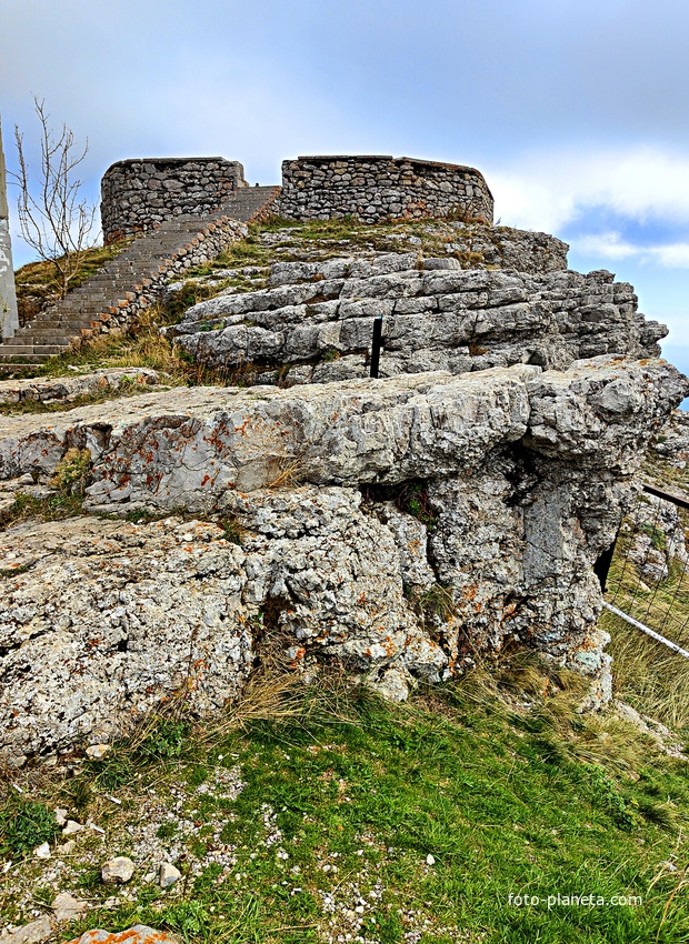 Смотровая площадка на скале Шишко в посёлке.