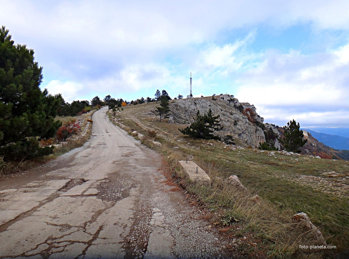 На плато Ай-Петри. Дорога от горы Ай-Петри к посёлку Охотничье.