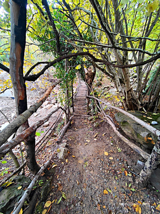 Мостик на речке Улу-узень» недалеко от водопада Джур-Джур.