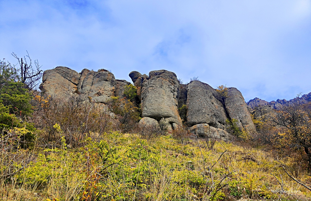 "Долина привидений" на склоне горы Южная Демерджи.