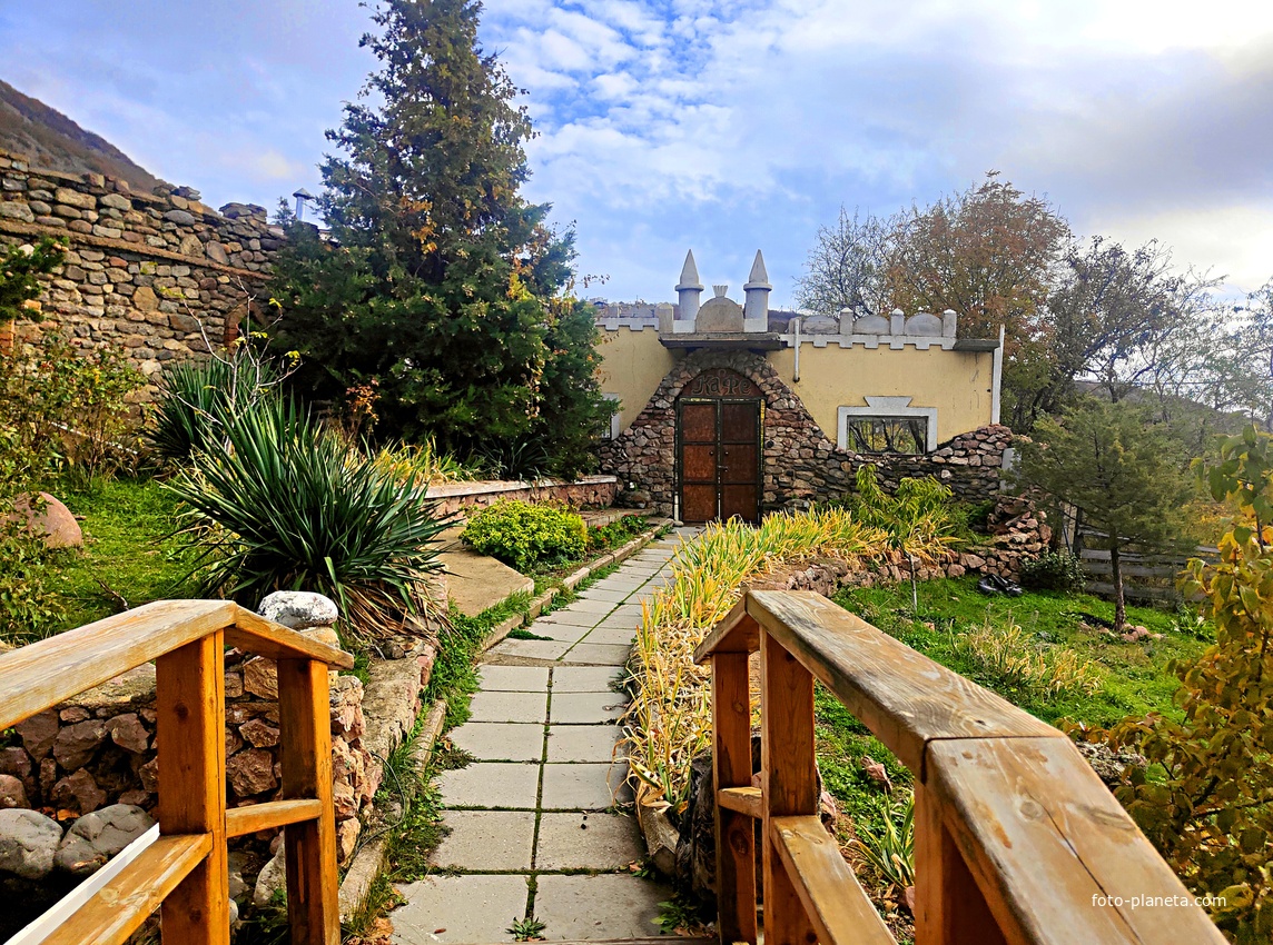 Турбаза "Золотая Подкова" на ул. Л. Гайдая.