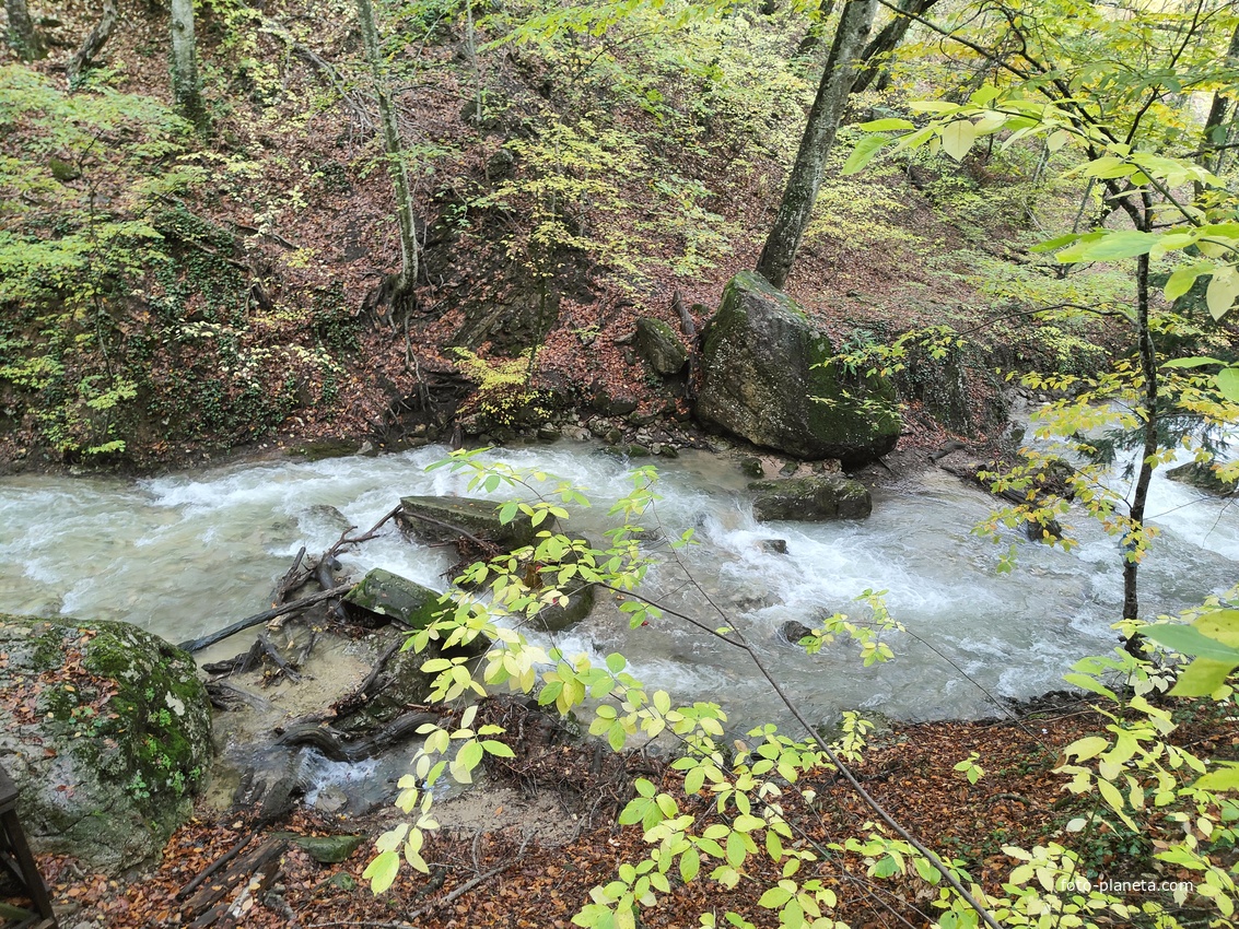Вдоль экотропы к водопаду Джур-Джур на реке Улу-узень по территории гос. природного гидрологического заказника регионального значения «Хапхальский».