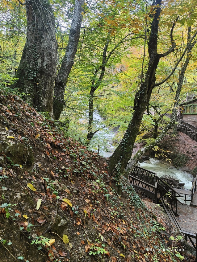 Вдоль экотропы к водопаду Джур-Джур на реке Улу-узень по территории гос. природного гидрологического заказника регионального значения «Хапхальский».