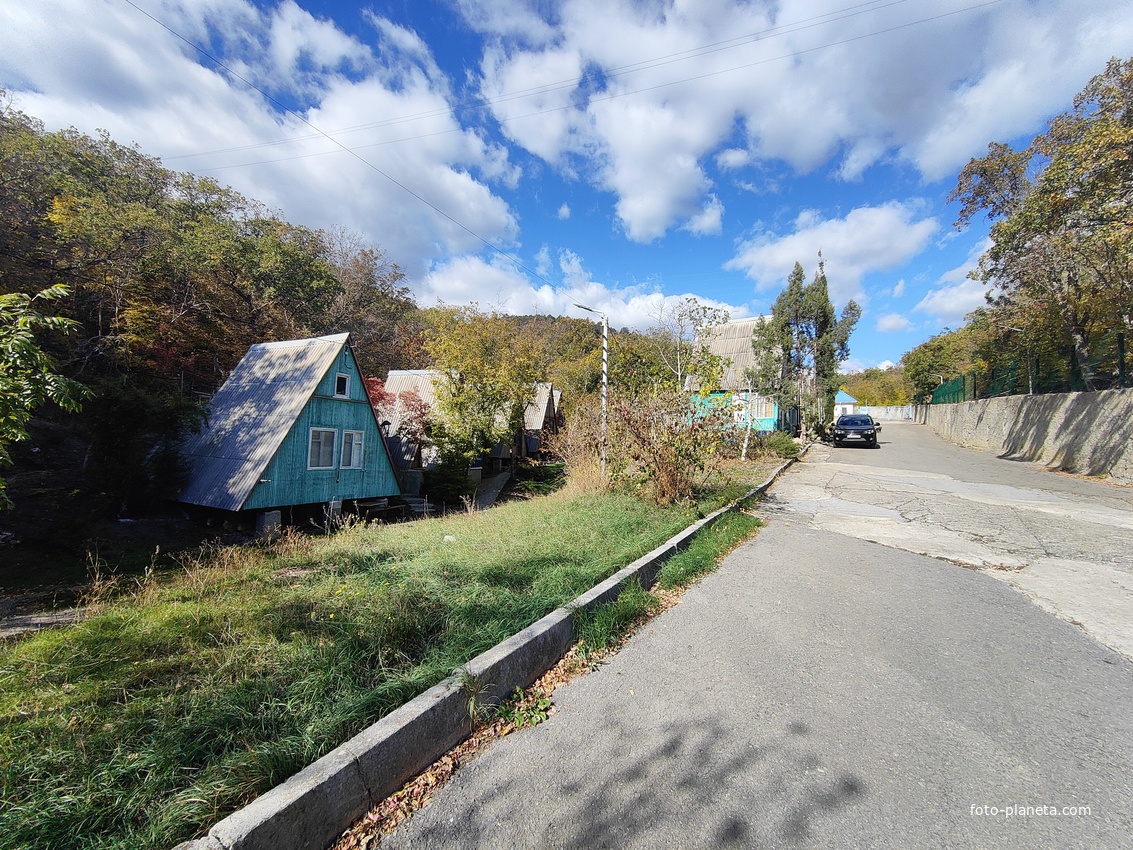 Жилые домики "Медвежий угол" СОСЛ МЭИ "Алушта".