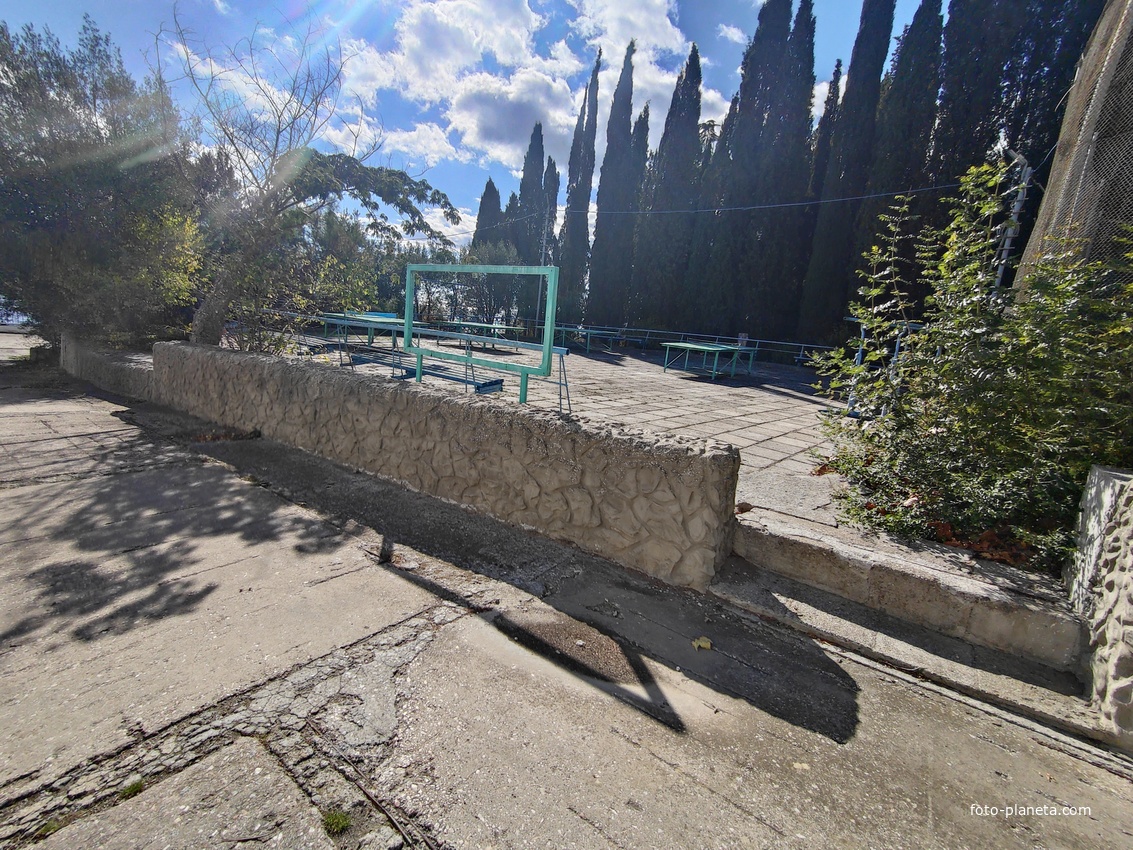 Площадка для настольного тенниса СОСЛ МЭИ "Алушта".