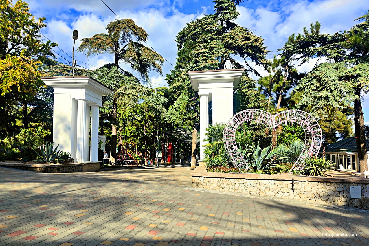 Вход в Приморский парк.