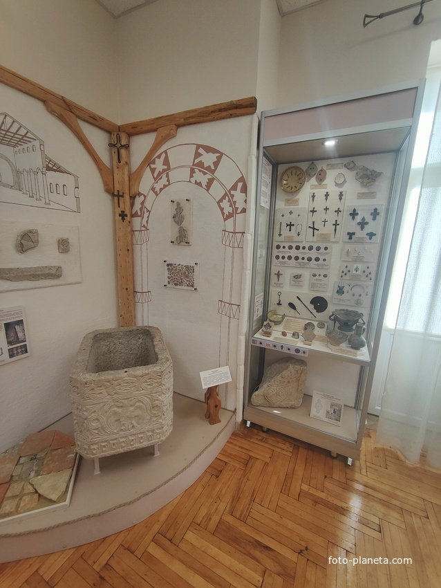 Алуштинский историко-краеведческий музей.