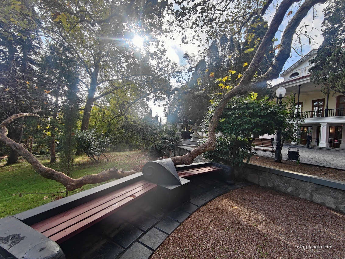 Парк на территории санатория «Пушкино» — памятник садово-парковой архитектуры начала XIX века.