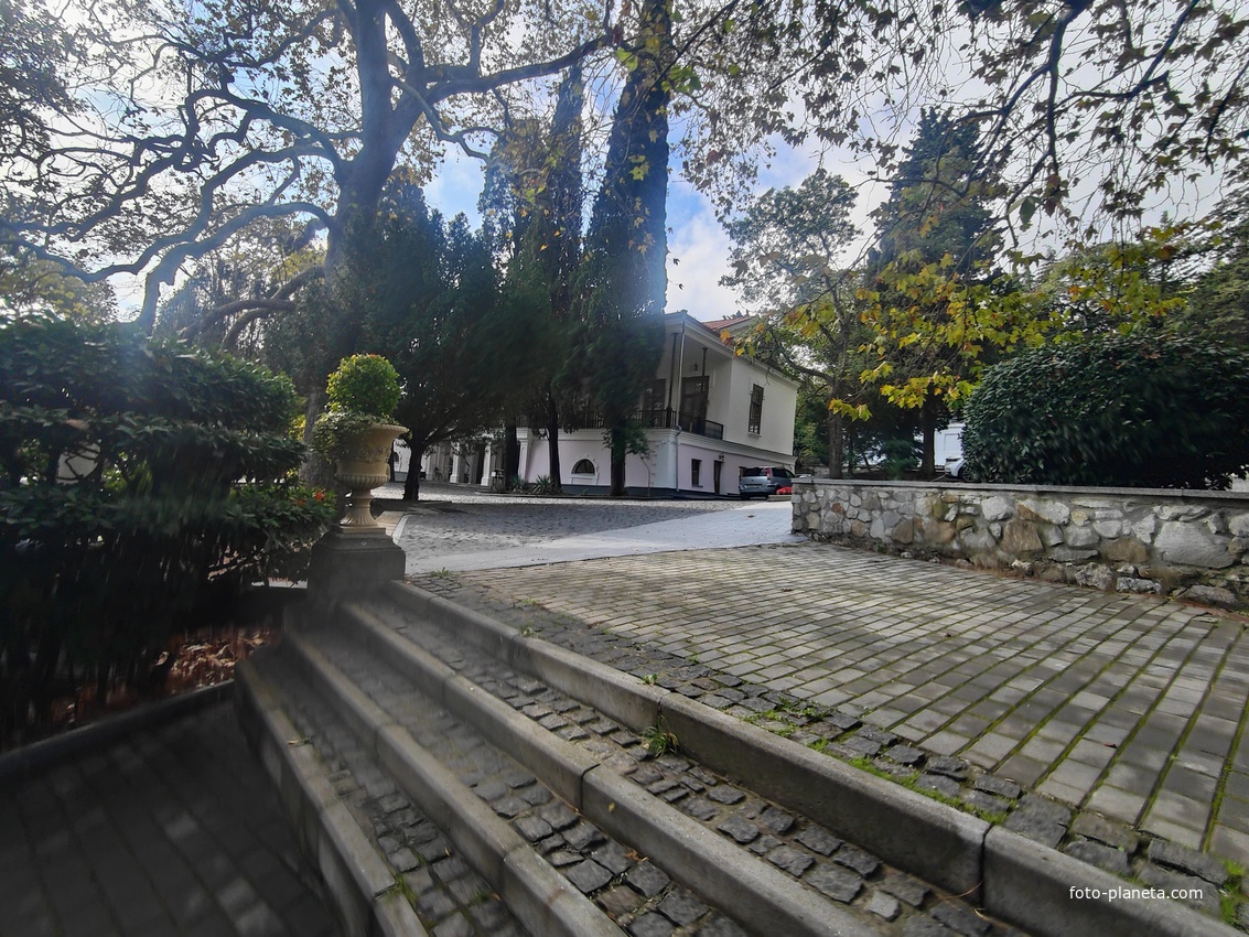 Парк на территории санатория «Пушкино» — памятник садово-парковой архитектуры начала XIX века.